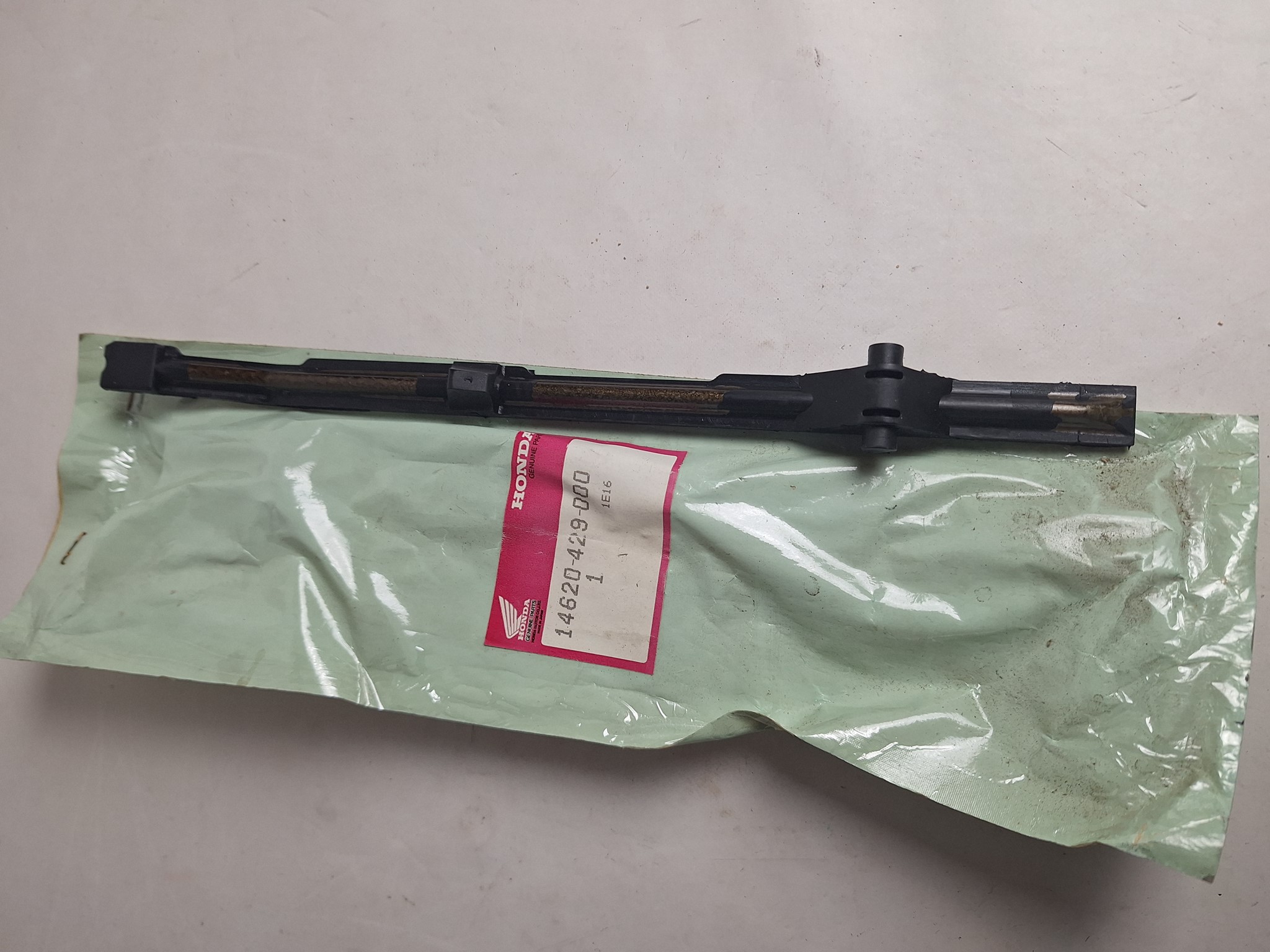 Picture of STEUERKETTENFUEHRUNG 14620-429-000 ; XR 500 Z / A